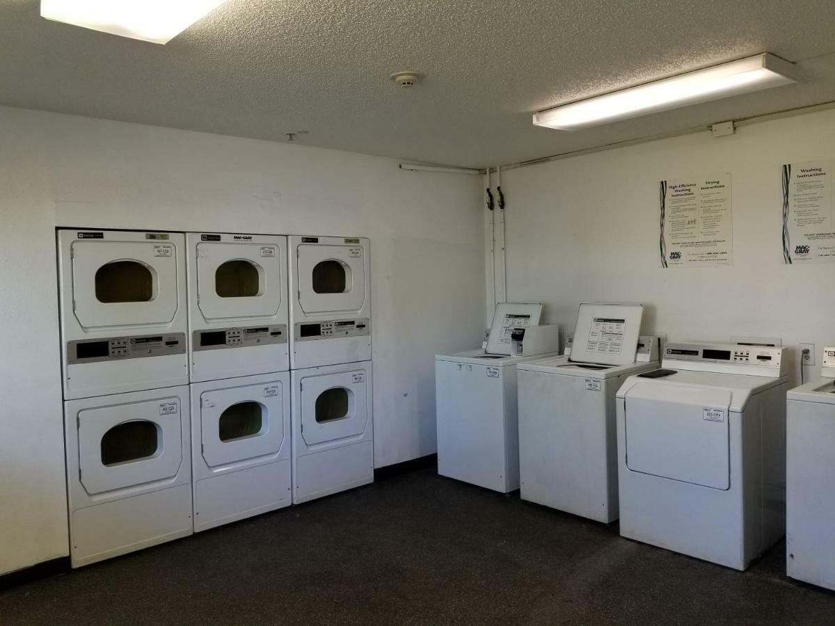 Intown Suites Extended Stay West Palm Beach Fl - Military Trail Rd Eksteriør billede